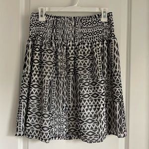 White House Black Market printed black and white skirt, size small